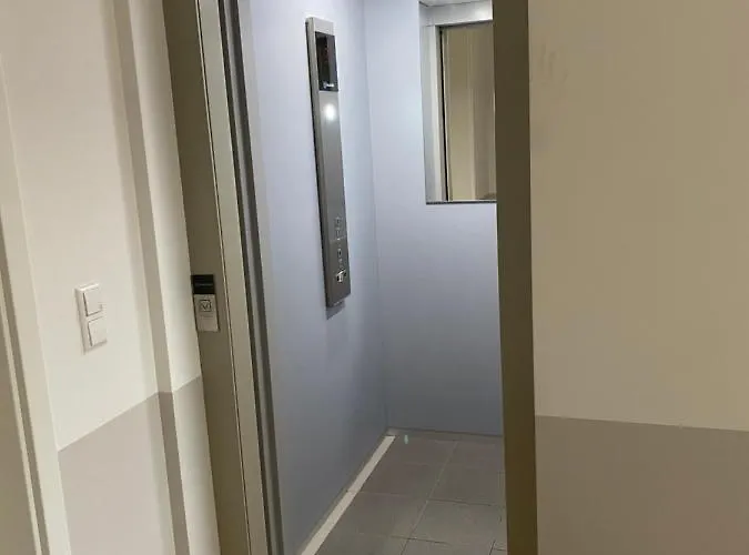 Leon Art Апартаменты *